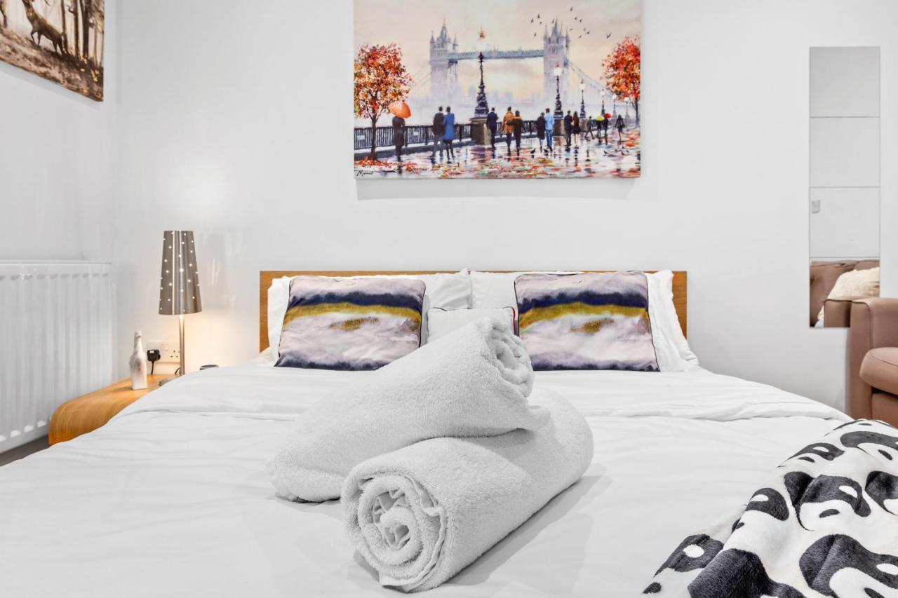 3-bedroom Flat In Sleeps 14 Hy1 Londra