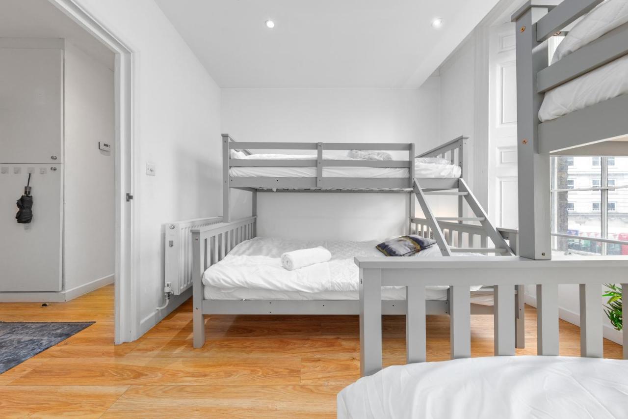 Appartamento 3-bedroom Flat In Sleeps 14 Hy1