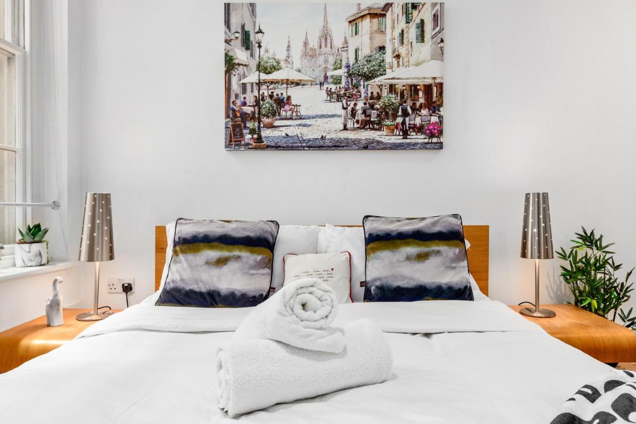 Appartamento 3-bedroom Flat In Sleeps 14 Hy1